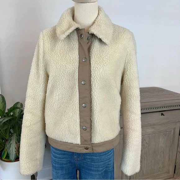 Madewell Sherpa Portland Jacket - Cozy and Stylish Outerwear! - Picture 10 of 11